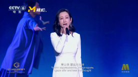 变态往美女屁股里灌水不让尿